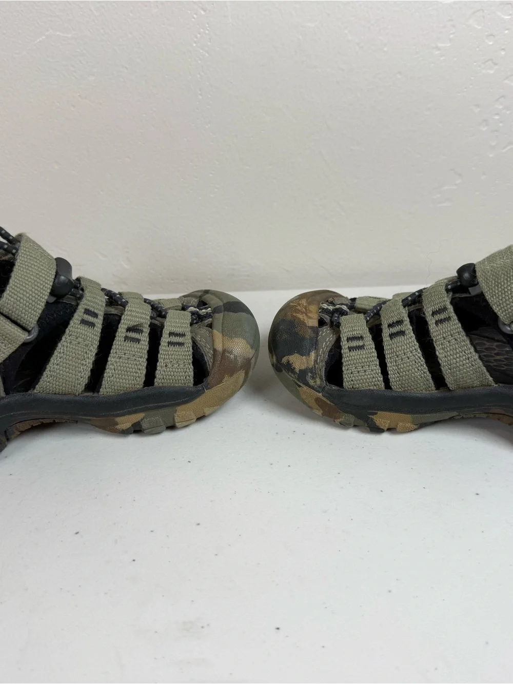 Keen accents straps